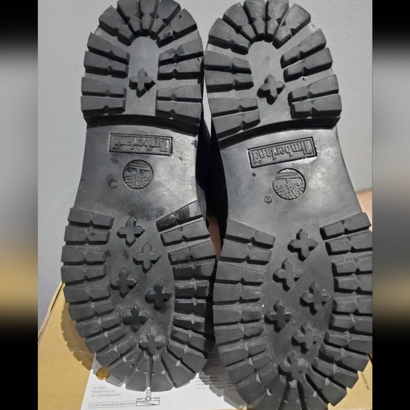 TIMBERLAND- BLACK NUBUCK LEATHER BOOTS - Picture 7 of 7